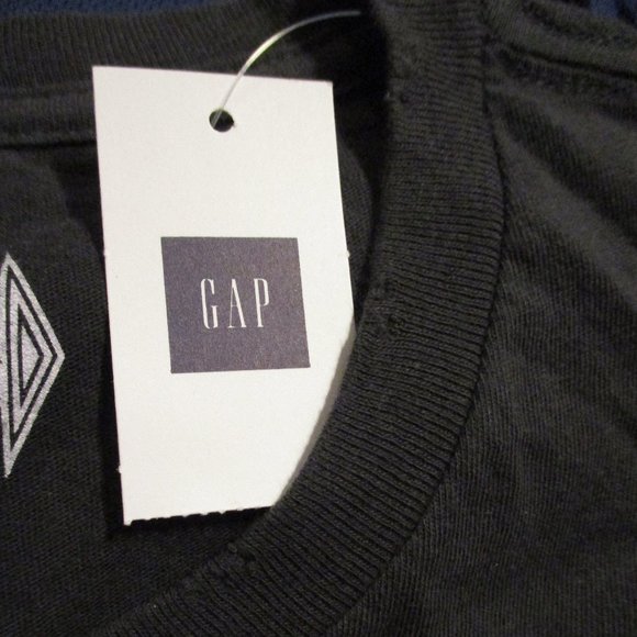 Def Leppard NEW Gap Woman Medium Gray Yellow Red Short Sleeve Band Shirt - Picture 10 of 10